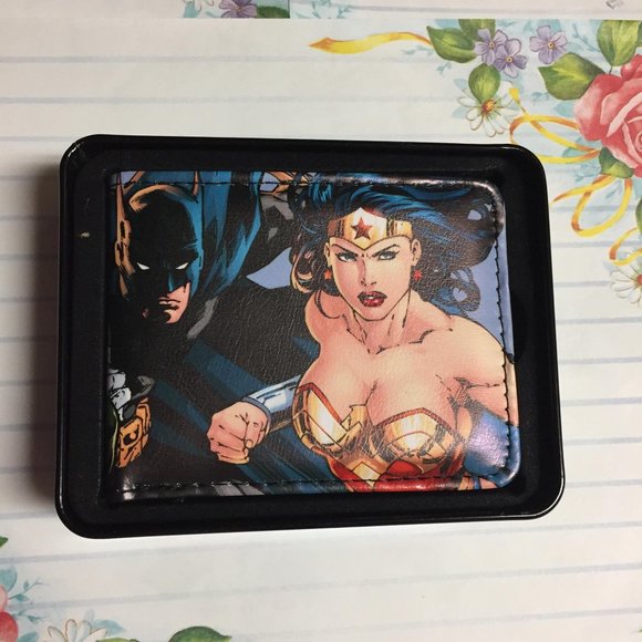 DC Comics Justice League Men's Bifold Wallet - Picture 3 of 16